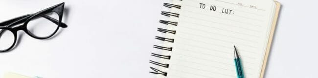 565421-PL5YCU-493b To Do List written on empty notepad